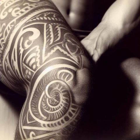 34 Kneecap Tattoo Ideas For Men 3
