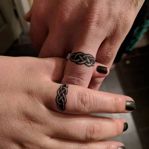 80 Extremely Moving And Meaningful Ideas For Wedding Ring Tattoos That Devote Themselves To Eternal Soulmates